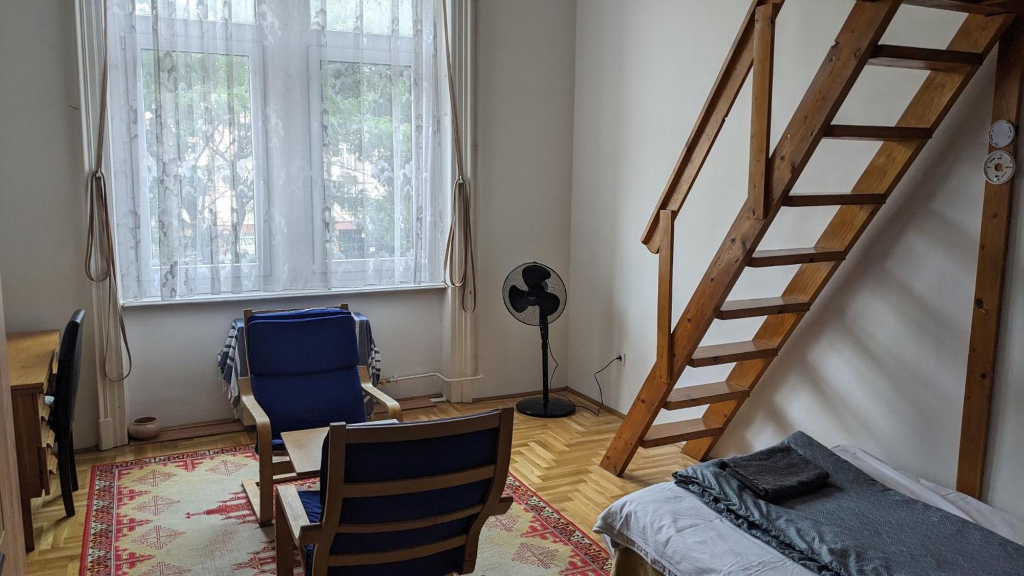 H4 * Budapest