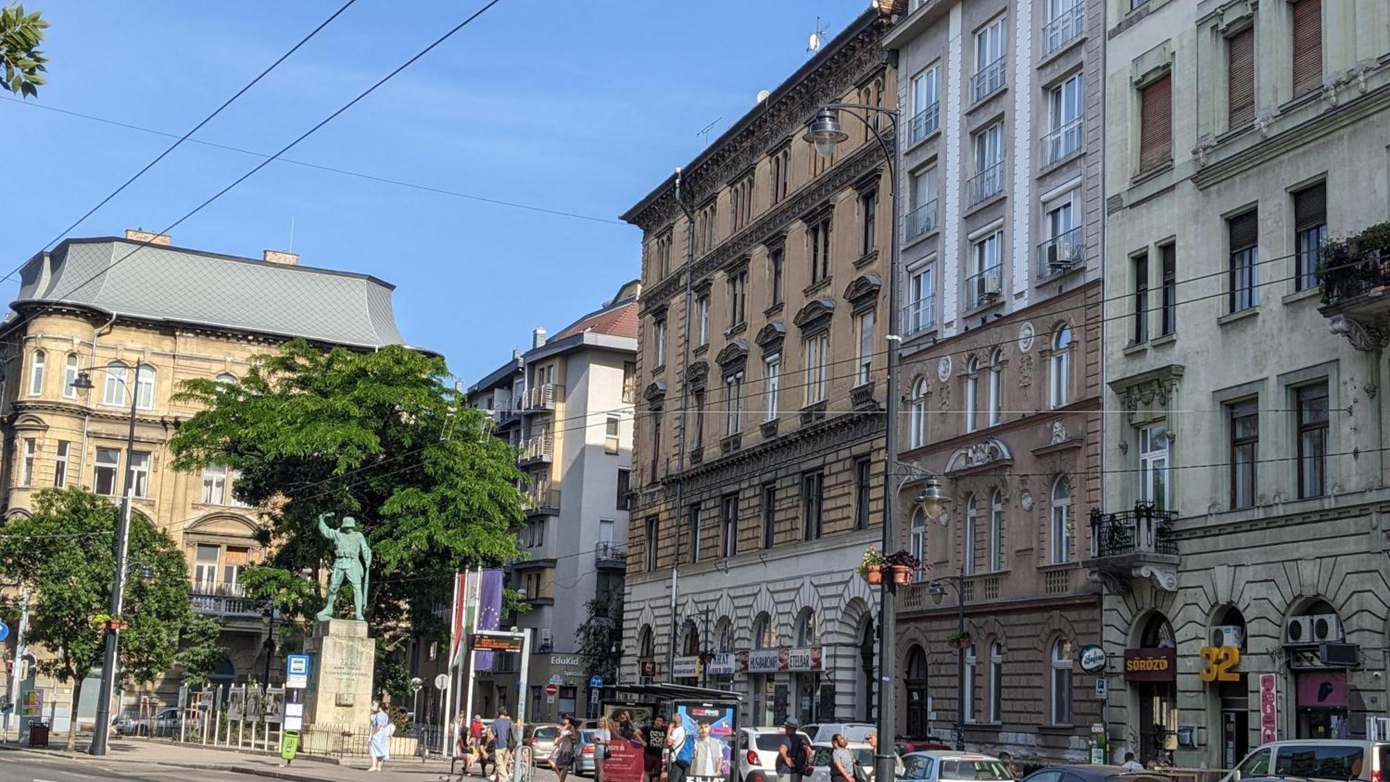 H4 * Budapest